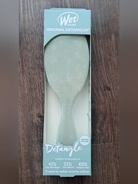 Wet Brush Original Detangler Reclaimed Romance Sage Green Limited Edition New